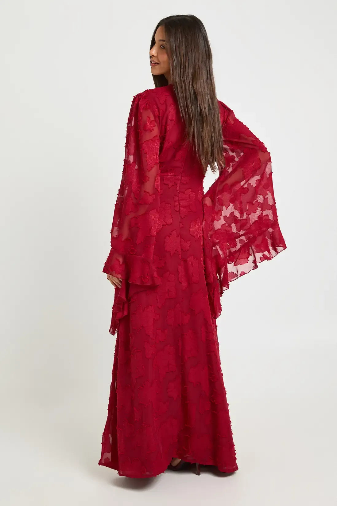 Robe Longue Texturée avec Fente Cuisse et Découpes